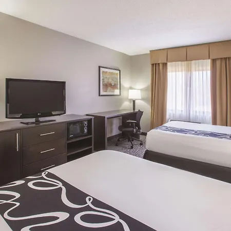 La Quinta By Wyndham Erie Hotel Kearsarge Exterior photo