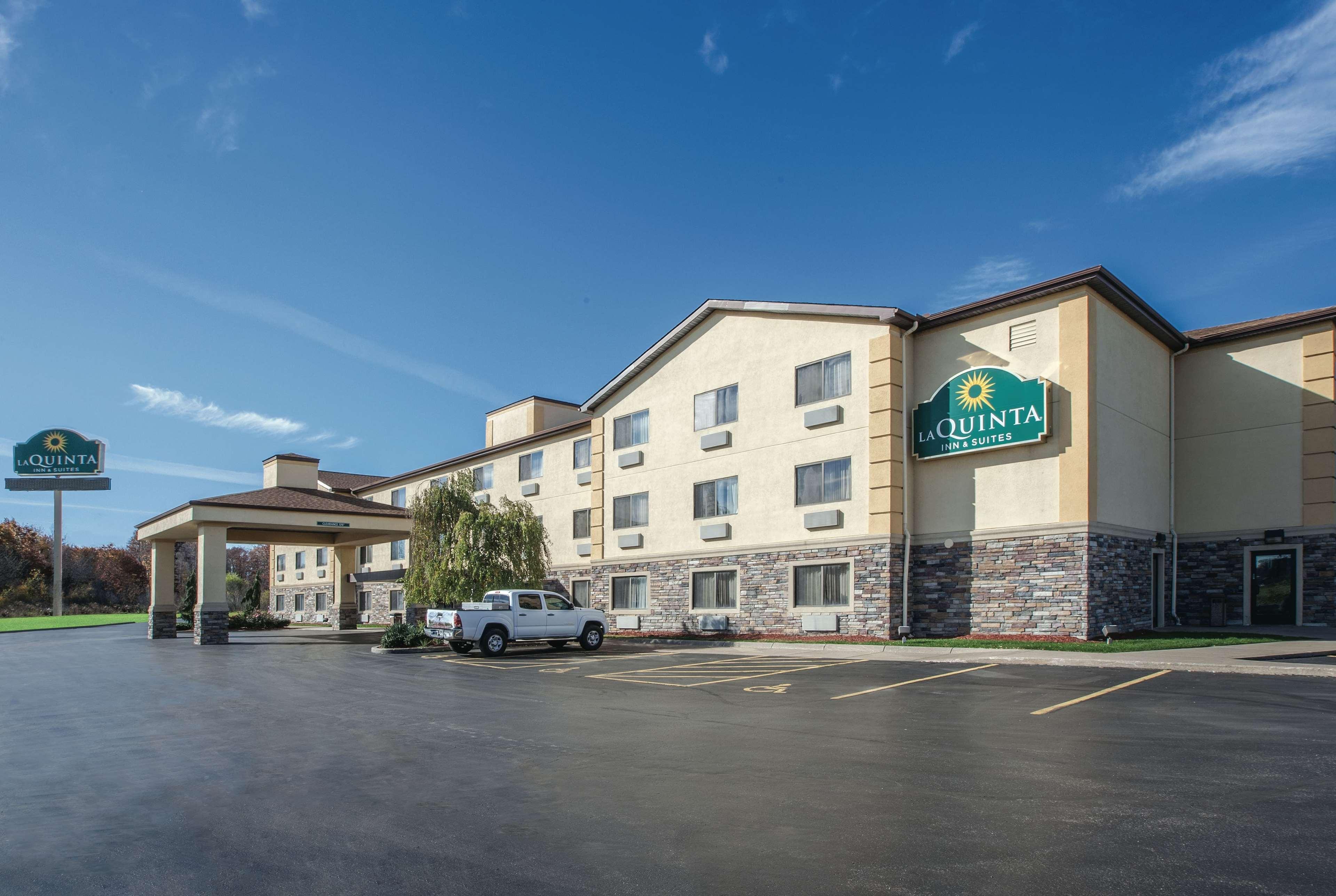 La Quinta By Wyndham Erie Hotel 3*