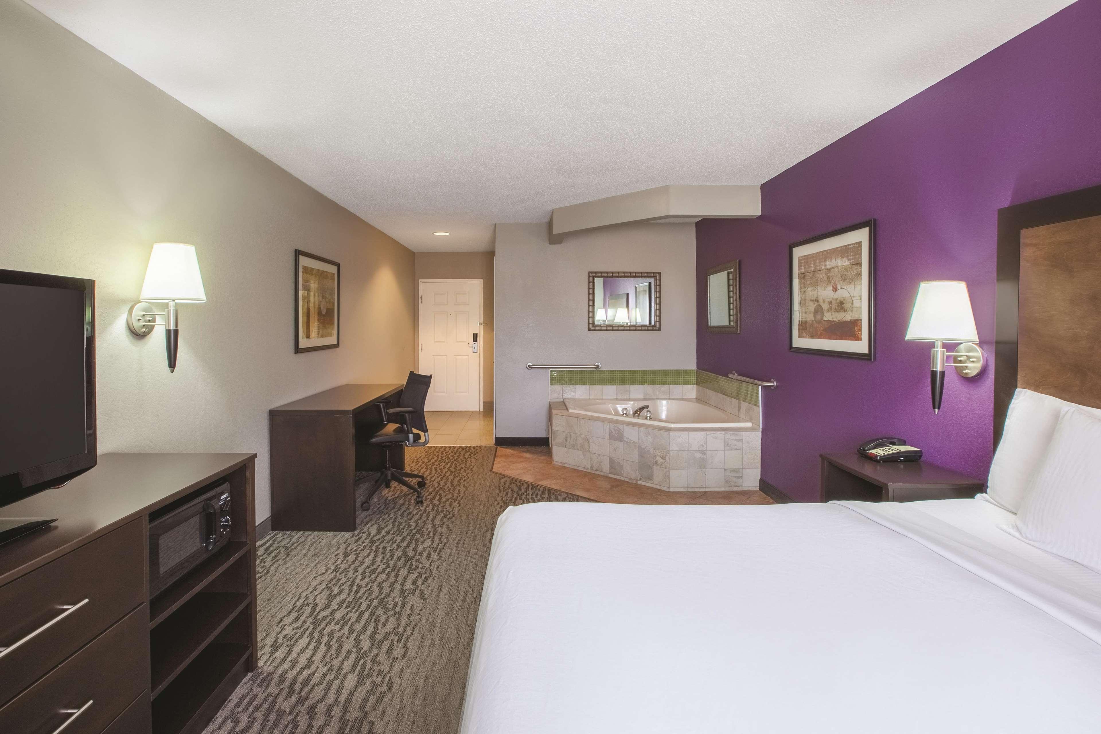La Quinta By Wyndham Erie